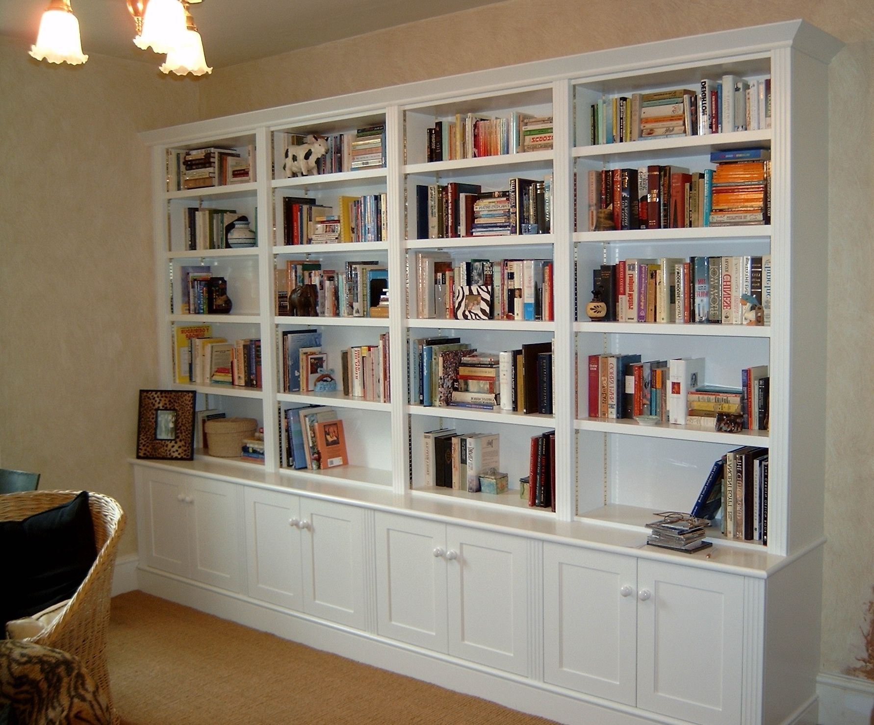 white bookcases for living room