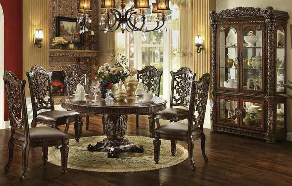 Explore Photos Of Traditional Dining Tables (showing 9 Of 20 Photos)