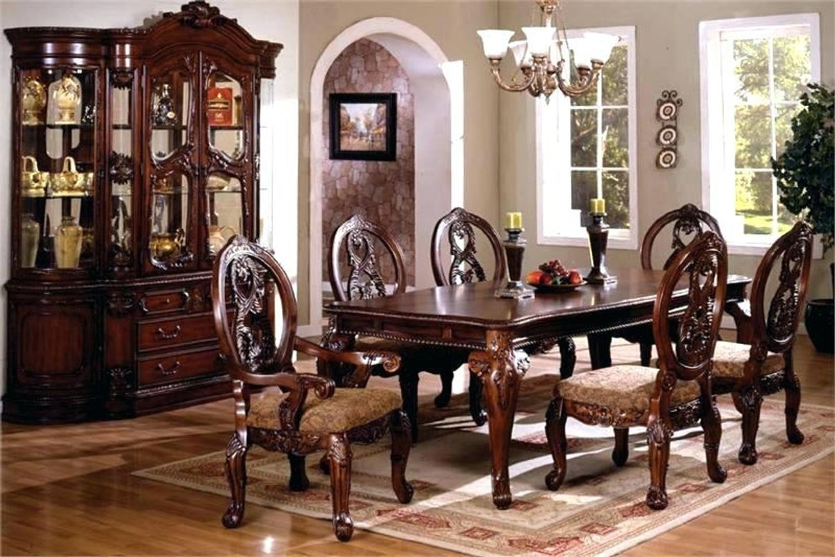 Displaying Photos Of Traditional Dining Tables (view 15 Of 20 Photos)